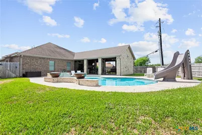 512 Windy Way Drive, Victoria, TX 77904 - Photo 38