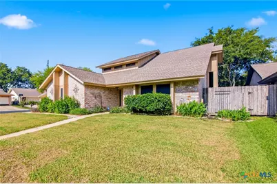 102 Laguna Drive, Victoria, TX 77904 - Photo 2
