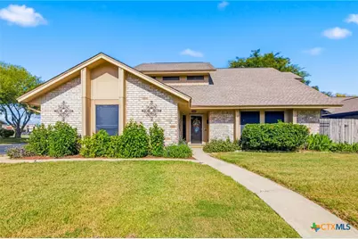 102 Laguna Drive, Victoria, TX 77904 - Photo 1