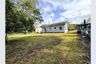 608 Hackberry, Ganado, TX 77967 - Photo 18