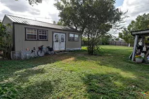 939 Pine Dr, Caldwell, TX 77836 - Photo 16