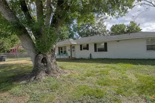 939 Pine Dr, Caldwell, TX 77836 - Photo 4