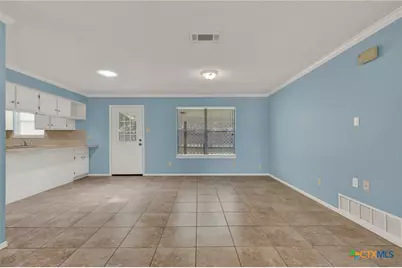 1302 S Mesquite Avenue, New Braunfels, TX 78130 - Photo 10