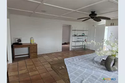 503 E Dallas Avenue, Seadrift, TX 77983 - Photo 14