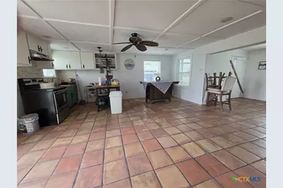 503 E Dallas Avenue, Seadrift, TX 77983 - Photo 18