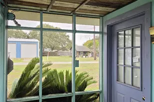 503 E Dallas Ave, Seadrift, TX 77983 - Photo 10
