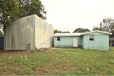 503 E Dallas Avenue, Seadrift, TX 77983 - Photo 6