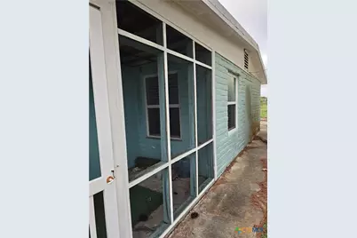 503 E Dallas Avenue, Seadrift, TX 77983 - Photo 2