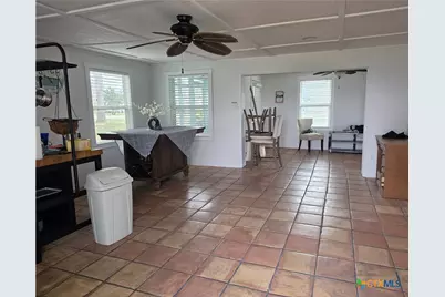 503 E Dallas Avenue, Seadrift, TX 77983 - Photo 16