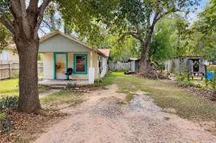 109 W Jones St, Luling, TX 78648 - Photo 1