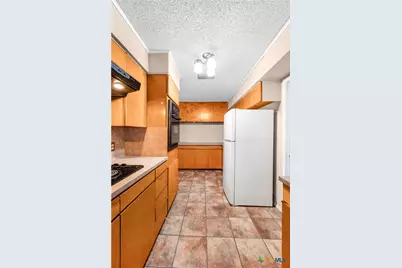 1210 E Gonzales Street, Yoakum, TX 77995 - Photo 14