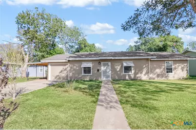 433 Wallace Street, Seguin, TX 78155 - Photo 2