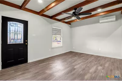 433 Wallace Street, Seguin, TX 78155 - Photo 8