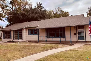 213 Romberg St, Seguin, TX 78155 - Photo 1
