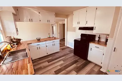 213 Romberg Street, Seguin, TX 78155 - Photo 12