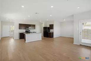 221 Calgary Ln, San Marcos, TX 78666 - Photo 8
