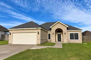 216 Amberglow Ct, Victoria, TX 77904 - Photo 1