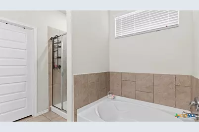 2437 Hiddenbrooke Trace, Seguin, TX 78155 - Photo 16