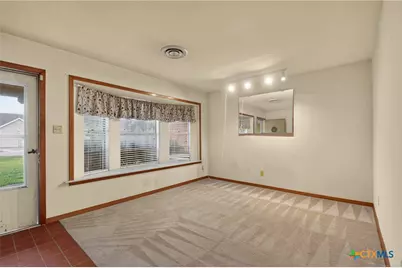 206 Cambridge, Victoria, TX 77905 - Photo 4