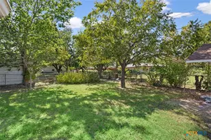 106 N 1st St, Little River Academy, TX 76554 - Photo 28