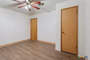 106 N 1st St, Little River Academy, TX 76554 - Photo 2