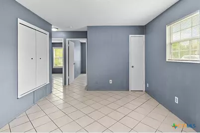 1611 Jones Street, Taylor, TX 76574 - Photo 6