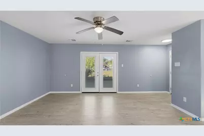 815 Fourth Street, Seguin, TX 78155 - Photo 6
