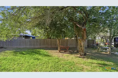 815 Fourth Street, Seguin, TX 78155 - Photo 34