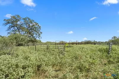 6625 N Old Smithville Road, Flatonia, TX 78941 - Photo 10