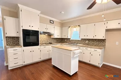508 Suzanne Street, Edna, TX 77957 - Photo 6
