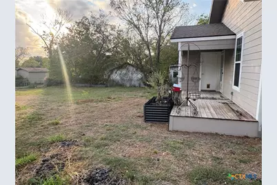 903 E Morgan Avenue, Cuero, TX 77954 - Photo 12