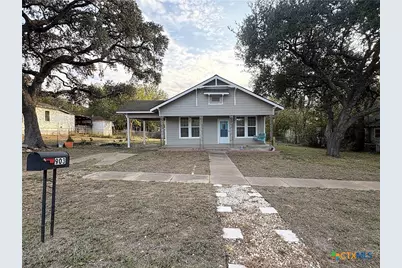 903 E Morgan Avenue, Cuero, TX 77954 - Photo 1