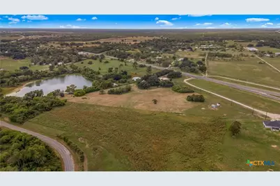 351 Refugio Highway, Victoria, TX 77905 - Photo 32