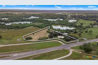 351 Refugio Highway, Victoria, TX 77905 - Photo 10