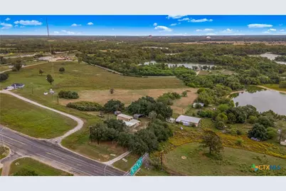 351 Refugio Highway, Victoria, TX 77905 - Photo 2