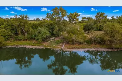 351 Refugio Highway, Victoria, TX 77905 - Photo 4