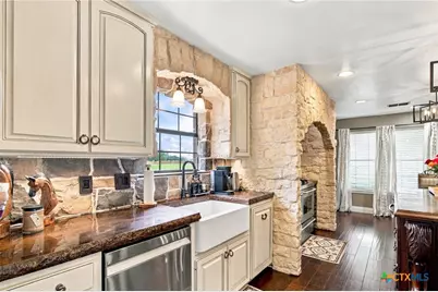 467 Burkhart Road, Victoria, TX 77905 - Photo 10