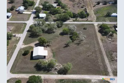407 W Oakland Avenue, Seadrift, TX 77983 - Photo 10