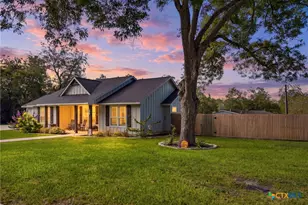 922 N Ave F, Shiner, TX 77984 - Photo 1
