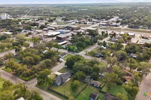 922 N Ave F, Shiner, TX 77984 - Photo 42