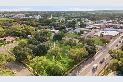 922 N Avenue F, Shiner, TX 77984 - Photo 36