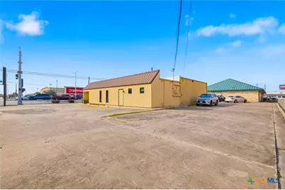 3602 Navarro, Victoria, TX 77904 - Photo 26