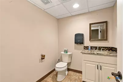 3602 Navarro, Victoria, TX 77904 - Photo 12