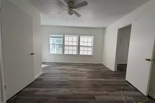 4007 Blue Bonnet St, Seguin, TX 78155 - Photo 6