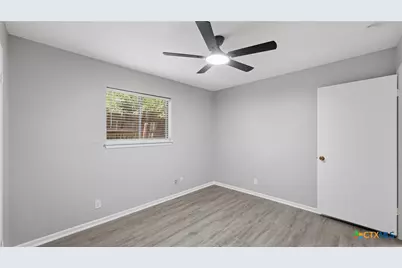 1314 S Mesquite Avenue, New Braunfels, TX 78130 - Photo 32