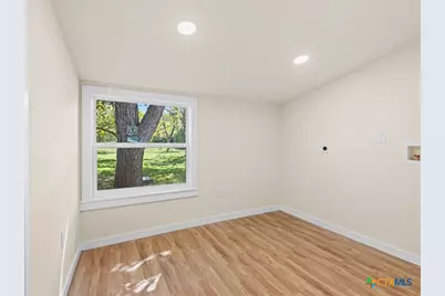 878 E Torrey Street, New Braunfels, TX 78130 - Photo 22