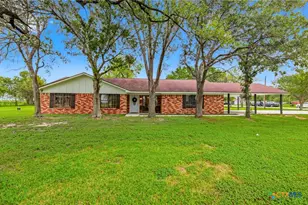 30 Sunrise Ln, Victoria, TX 77905 - Photo 1