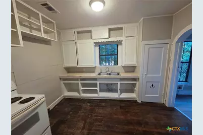 915 N 2nd Street, Temple, TX 76501 - Photo 8