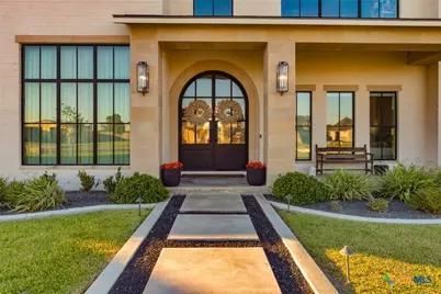 425 Sendera Loop, Victoria, TX 77904 - Photo 2