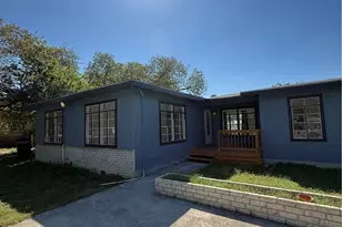 277 N Washington Ave, New Braunfels, TX 78130 - Photo 1